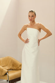 Vestido Longo em Zibeline com Decote Assimétrico e Saia Lápis com Fenda Traseira - Lotus Off White
