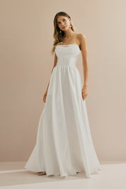 Vestido Longo em Zibeline com Decote Degagê em Chiffon, sem Alças e Saia Ampla com Bolso - Ane Off White