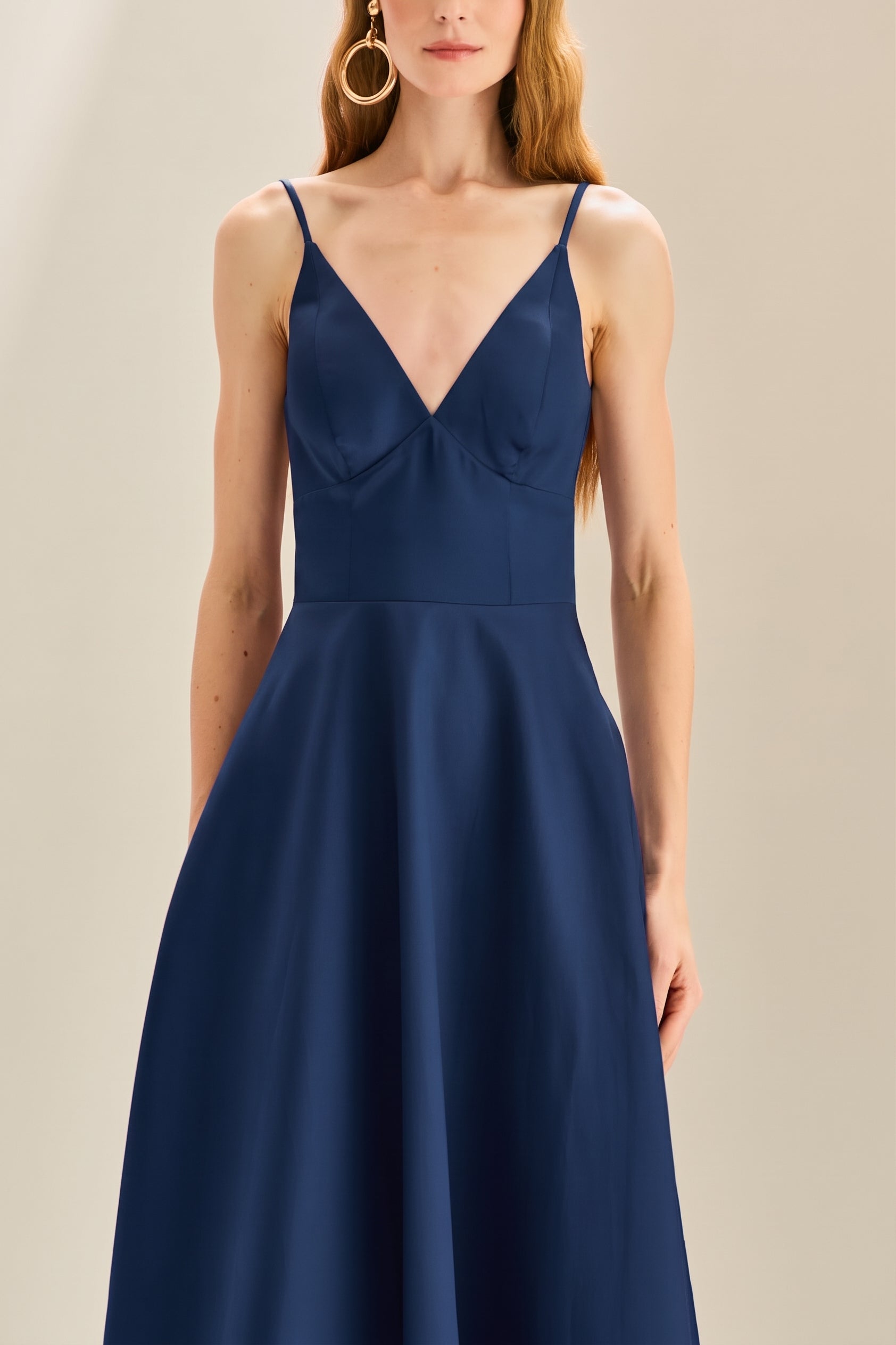 Vestido Longo em Zibeline com Decote V, Alças Finas, Costas Abertas e Saia Ampla - Atlanta Azul Marinho