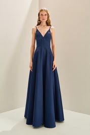 Vestido Longo em Zibeline com Decote V, Alças Finas, Costas Abertas e Saia Ampla - Atlanta Azul Marinho
