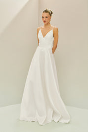 Vestido Longo em Zibeline com Decote V, Alças Finas, Costas Abertas e Saia Ampla - Atlanta Off White