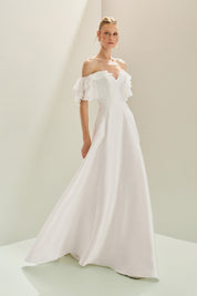 Vestido Longo em Zibeline com Decote V, Ombro a Ombro com Babados em Chiffon e Saia Ampla - Coreia Off White