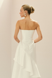 Vestido Longo em Zibeline com Decote V sem Alças e Babados em Camadas - Naomi Off White