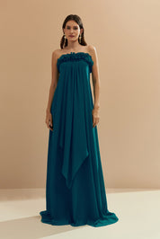 Vestido Longo sem Alça em Chiffon com Babados no Decote e Calda Frontal - Armênia Azul Petróleo