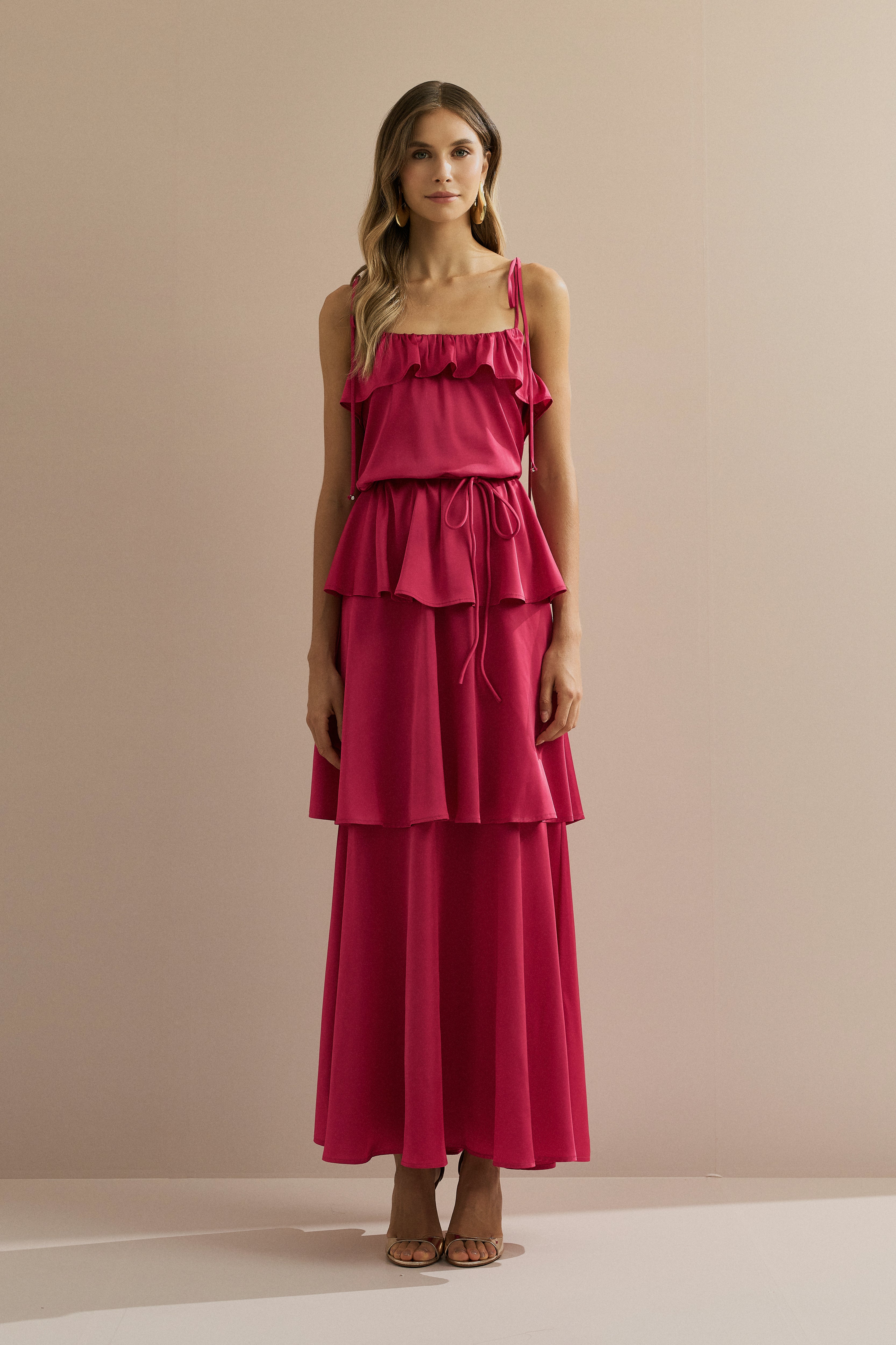 Vestido Long Midi em Cetim com Alças Finas, Babado no Decote e Camadas Sobrepostas - Santiago Rosa Pink