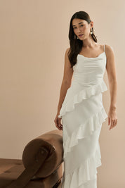 Vestido Midi em Cetim com Decote Degagê, Alças Finas e Babados Assimétricos - Isla Off White