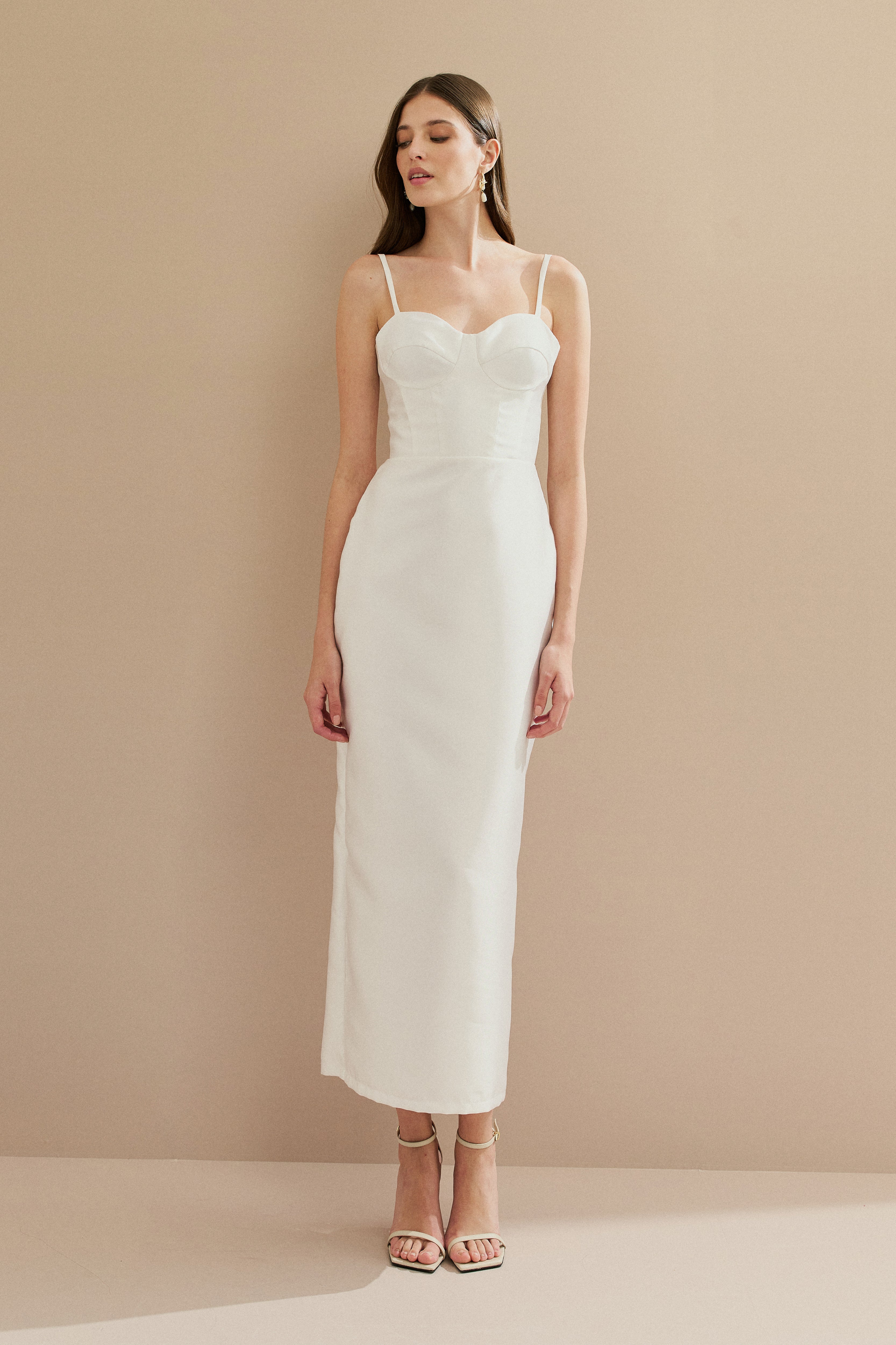 Vestido Midi em Zibeline com Busto Demarcado e Estruturado, Alças Finas e Fenda Traseira - Carmel Off White