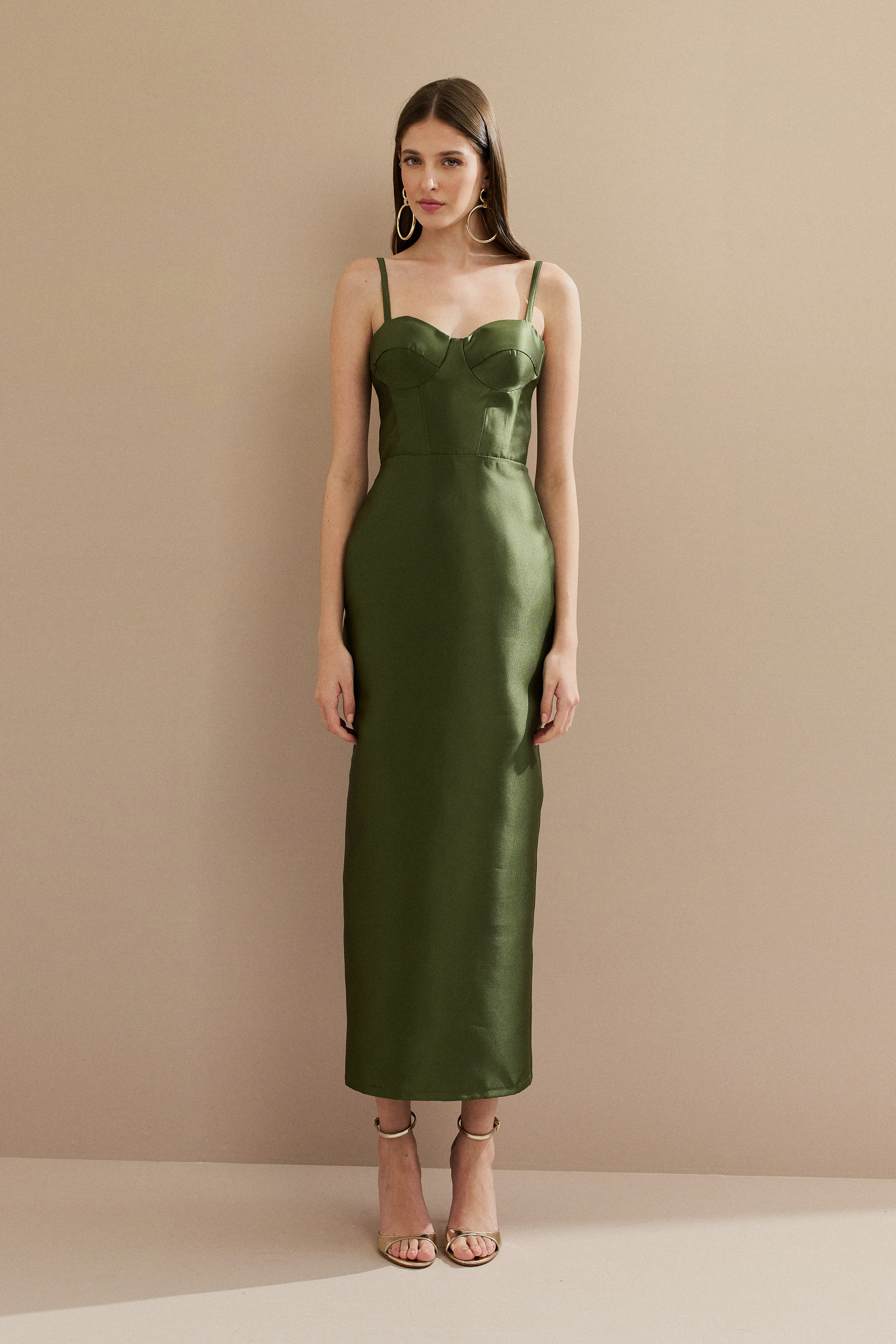 Vestido Midi em Zibeline com Busto Demarcado e Estruturado, Alças Finas e Fenda Traseira - Carmel Verde Oliva
