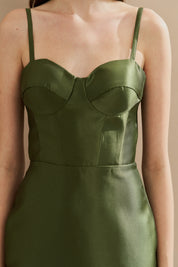 Vestido Midi em Zibeline com Busto Demarcado e Estruturado, Alças Finas e Fenda Traseira - Carmel Verde Oliva