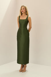 Vestido Midi em Zibeline com Decote Quadrado, Alças Largas, Saia Lápis, Recorte nas Costas e Fenda Traseira - Lira Verde Oliva