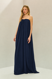 Vestido Longo em Chiffon com Decote Reto Franzido Sem Alças e Saia Fluida - Líbia Azul Marinho