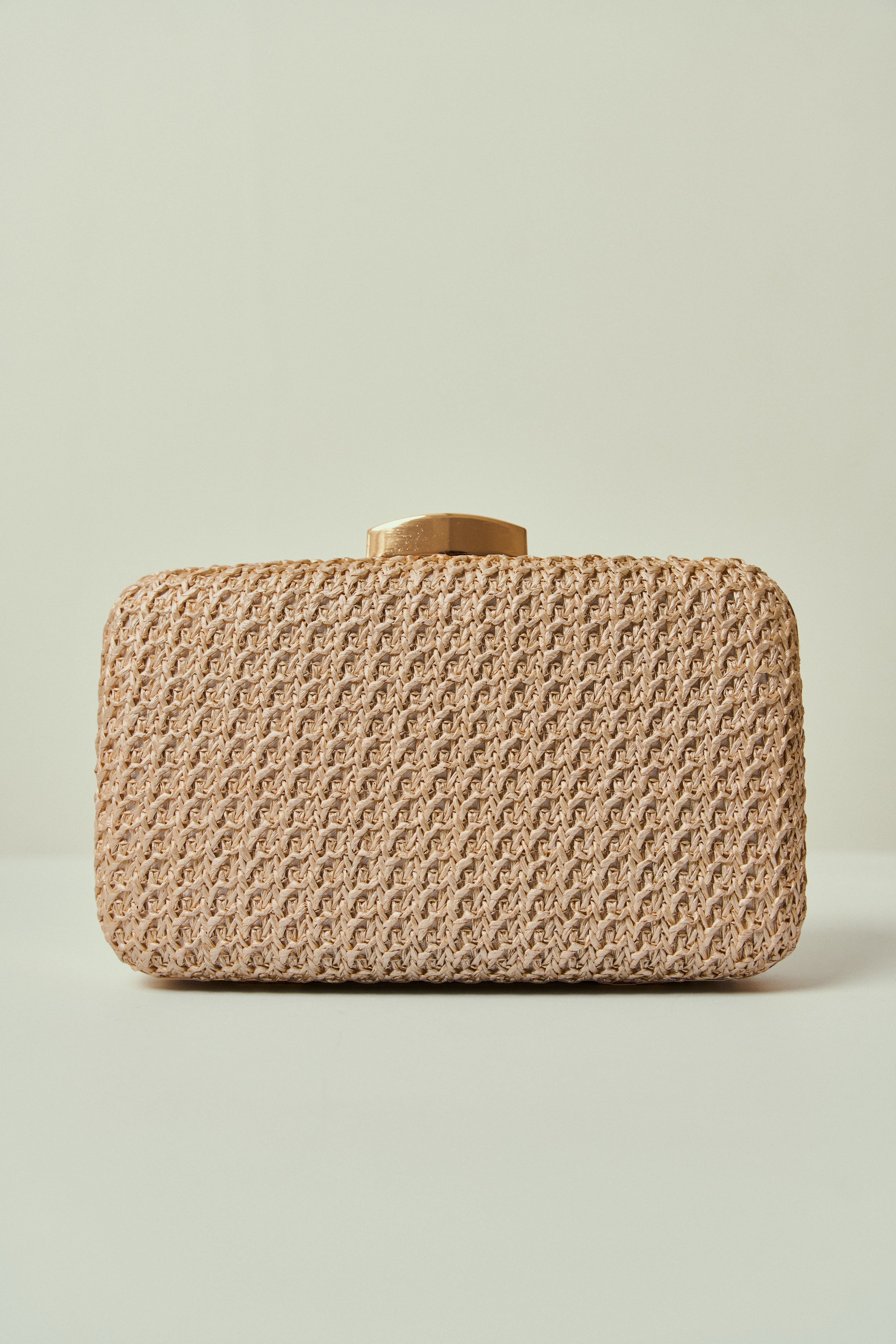 Bolsa de Festas Retangular em Palha Tingida e Ponto Aberto, com Fecho em Metal