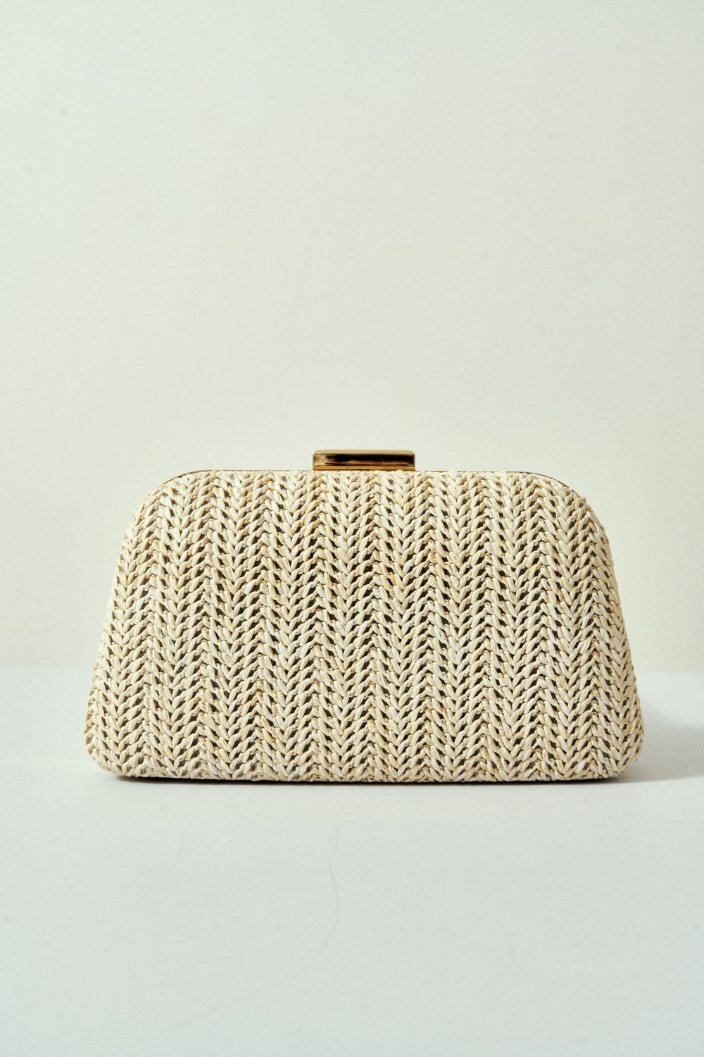 Bolsa Arredondada de Palha Clara