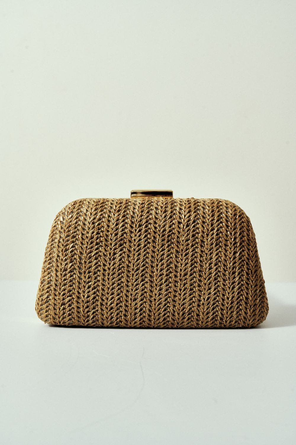 Bolsa Arredondada de Palha Escura