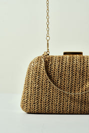 Bolsa Arredondada de Palha Escura