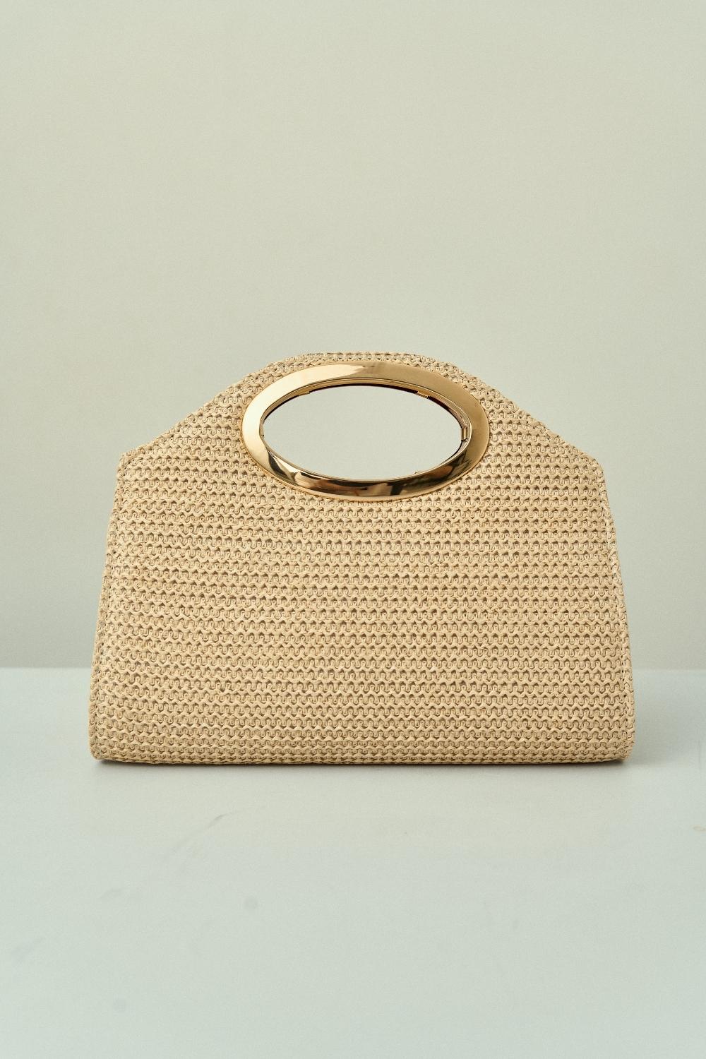 Bolsa de Palha Trapézio com Topo Arredondado e Alça Vazada Bege