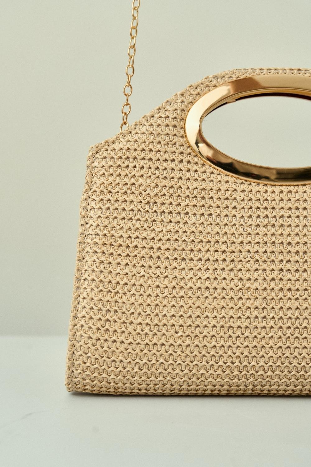 Bolsa de Palha Trapézio com Topo Arredondado e Alça Vazada Bege