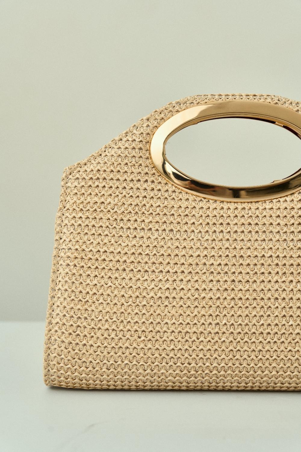 Bolsa de Palha Trapézio com Topo Arredondado e Alça Vazada Bege
