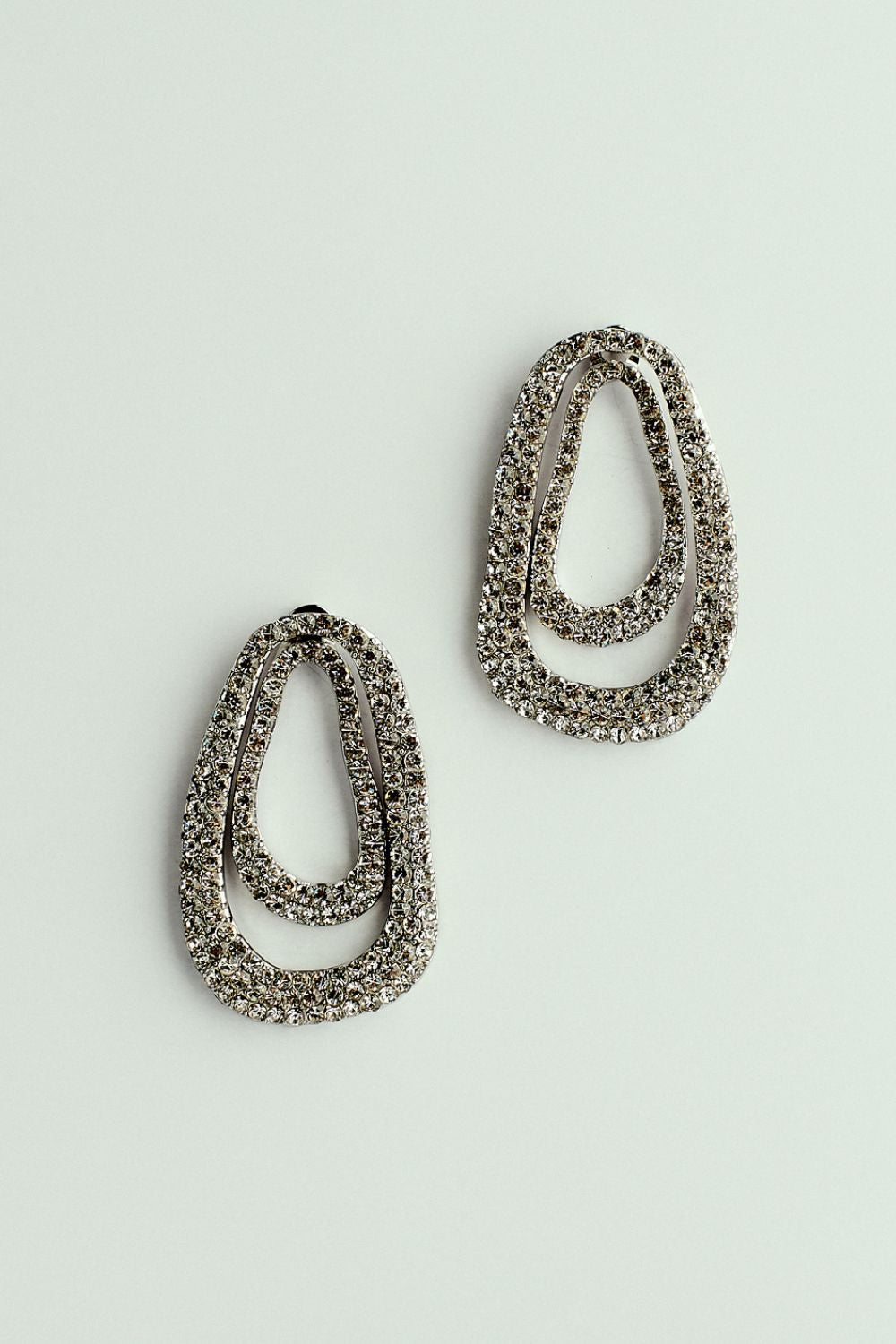 Brinco Oval Duo Orgânico com Strass Prateado