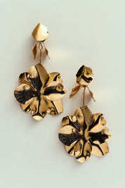 Brinco Pingente Flor Dourado