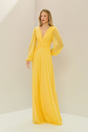 Vestido Longo em Tule com Decote V, Nó e Drapeado Frontal, Mangas Longas - Macau Amarelo Manga