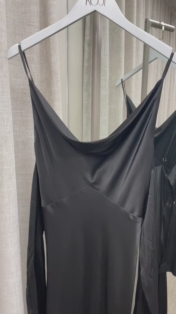 Vestido Longo em Cetim com Decote Degagê com Alças Finas e Amarração nas Costas - Líbano Preto