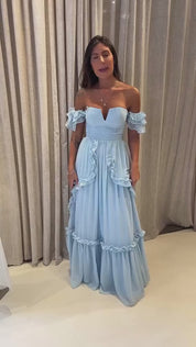 Vestido Longo de Chiffon com Decote em V e Mangas Ombro a Ombro de Babados, Saia Estilo Princesa com Recortes e Babados - Minsk Serenity