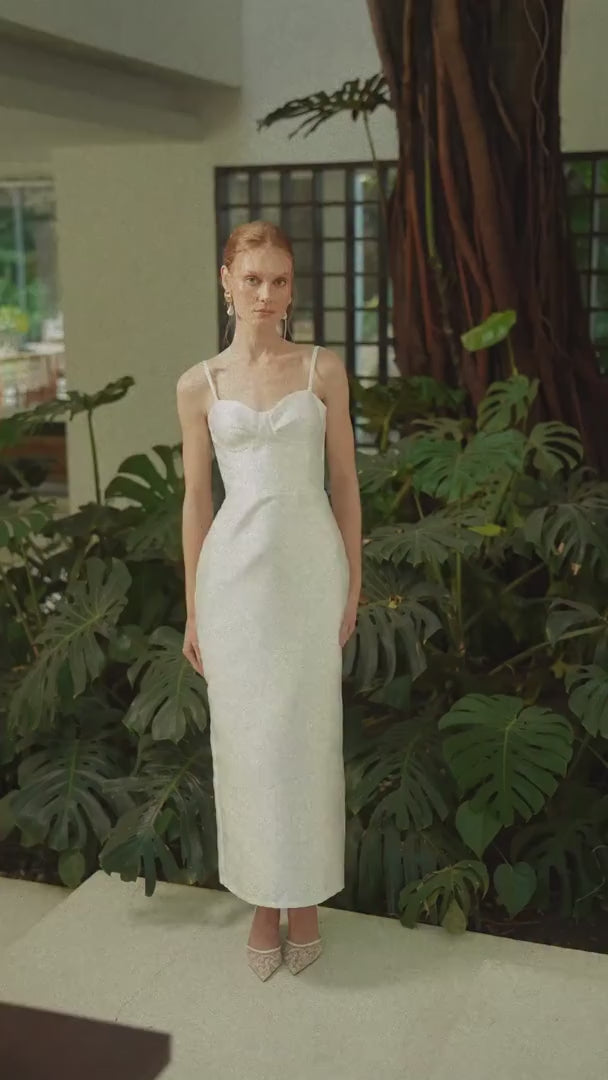 Vestido Midi em Zibeline com Busto Demarcado e Estruturado, Alças Finas e Fenda Traseira - Carmel Off White