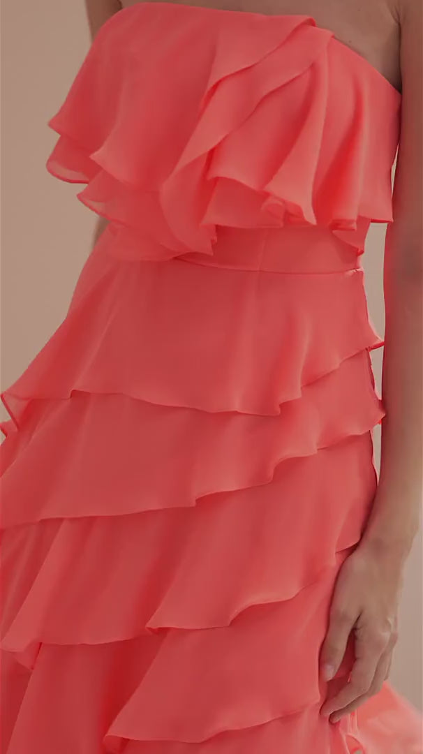 Vestido Longo em Chiffon com Decote Reto sem Alças e Babados Assimétricos - Sorrento Coral
