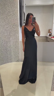 Vestido Longo em Cetim com Decote Degagê com Alças Finas e Amarração nas Costas - Líbano Preto