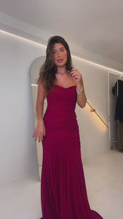 Vestido Longo, Sem Alça, Detalhes em Trança e Saia Franzida - Veneto Marsala
