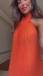 Vestido Longo em Chiffon Plissado Frente Único e Decote nas Costas - Itália Coral