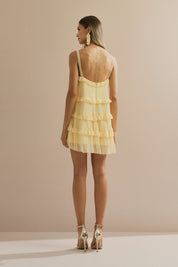 Vestido Curto em Tule com Decote V, Babados e Alças com Detalhe em Renda - Duna Amarelo Manteiga
