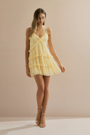 Vestido Curto em Tule com Decote V, Babados e Alças com Detalhe em Renda - Duna Amarelo Manteiga