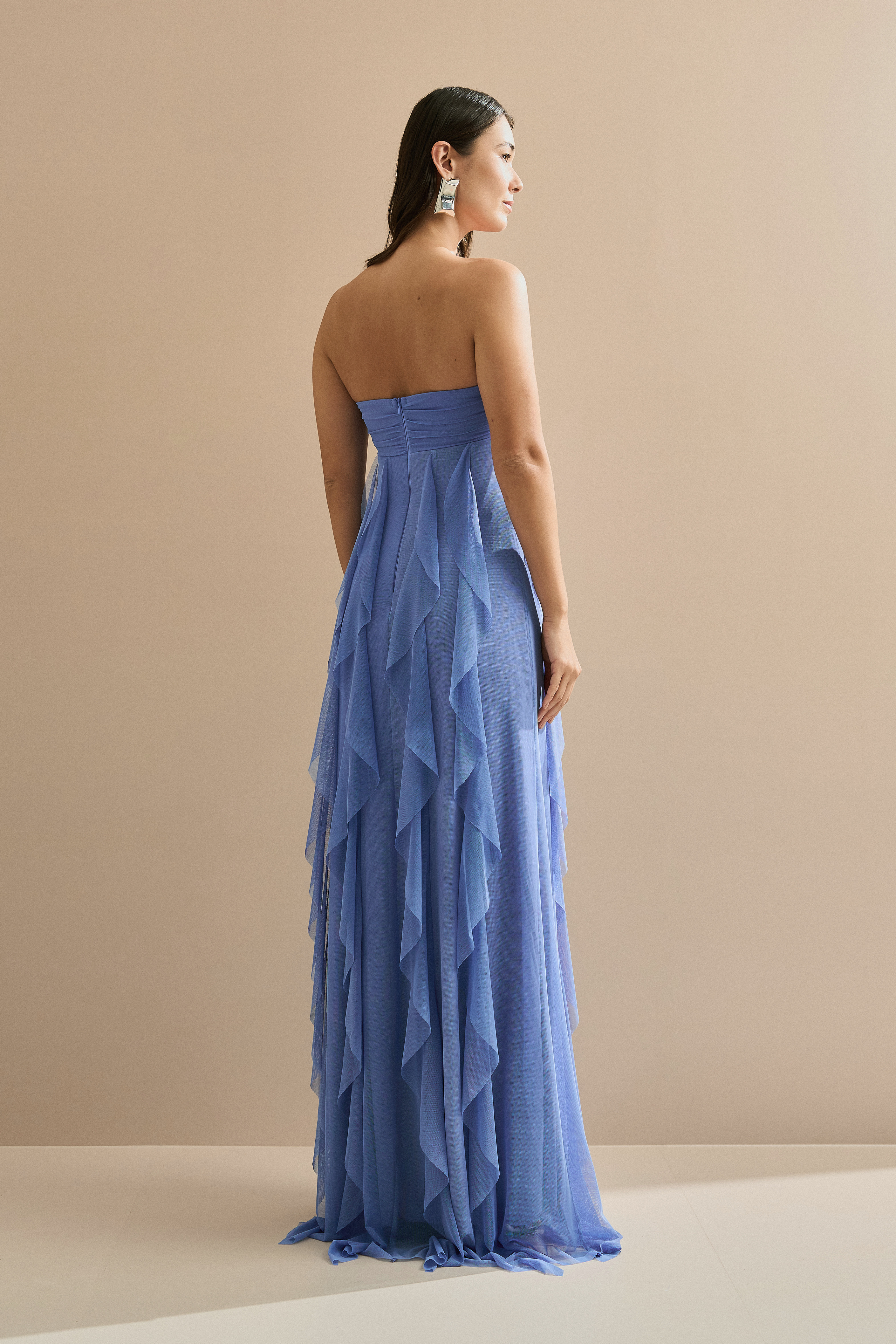 Vestido Longo com Decote Coração Franzido e Babados em Vertical na Saia - Ava Azul Claro