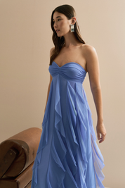 Vestido Longo com Decote Coração Franzido e Babados em Vertical na Saia - Ava Azul Claro