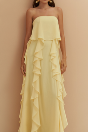 Vestido Longo com Decote Reto, Babados na Saia e Echarpe - Catalunha Amarelo Manteiga