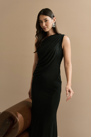 Vestido Longo em Tule Ombro Único com Drapeado no Busto e nas Costas - Hera Preto