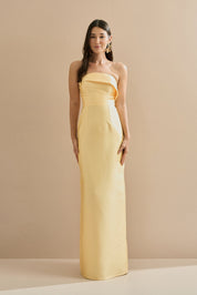 Vestido Longo em Zibeline com Pala Assimétrica Estruturada, Decote Reto sem Alças e Fenda Traseira - Malásia Amarelo Manteiga