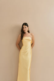 Vestido Longo em Zibeline com Pala Assimétrica Estruturada, Decote Reto sem Alças e Fenda Traseira - Malásia Amarelo Manteiga
