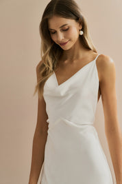 Vestido Longo em Cetim com Decote Degagê com Alças Finas e Amarração nas Costas - Líbano Off White