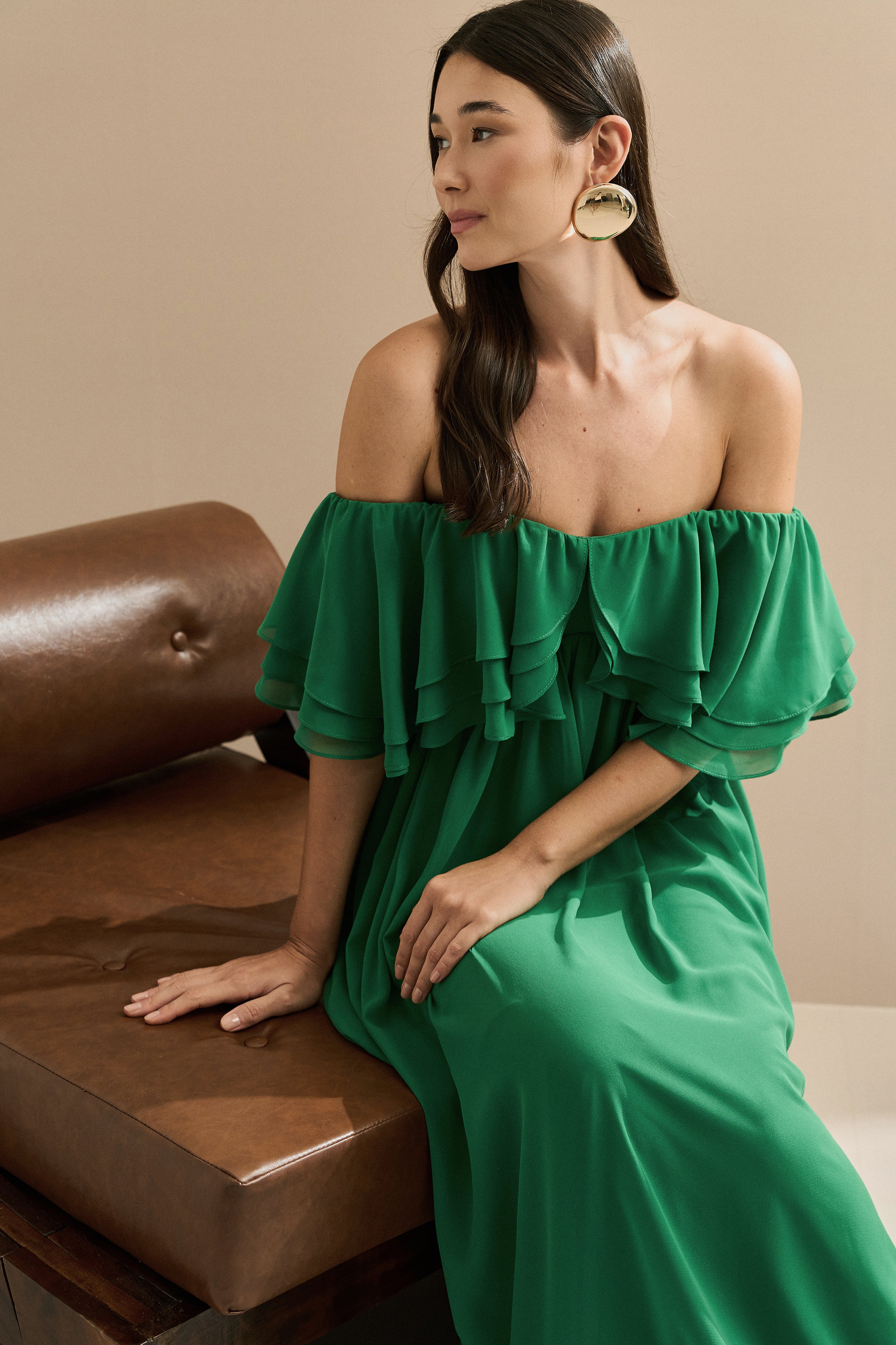 Vestido Longo em Chiffon com Mangas Ombro a Ombro e Babados - Himalaia Verde Bandeira
