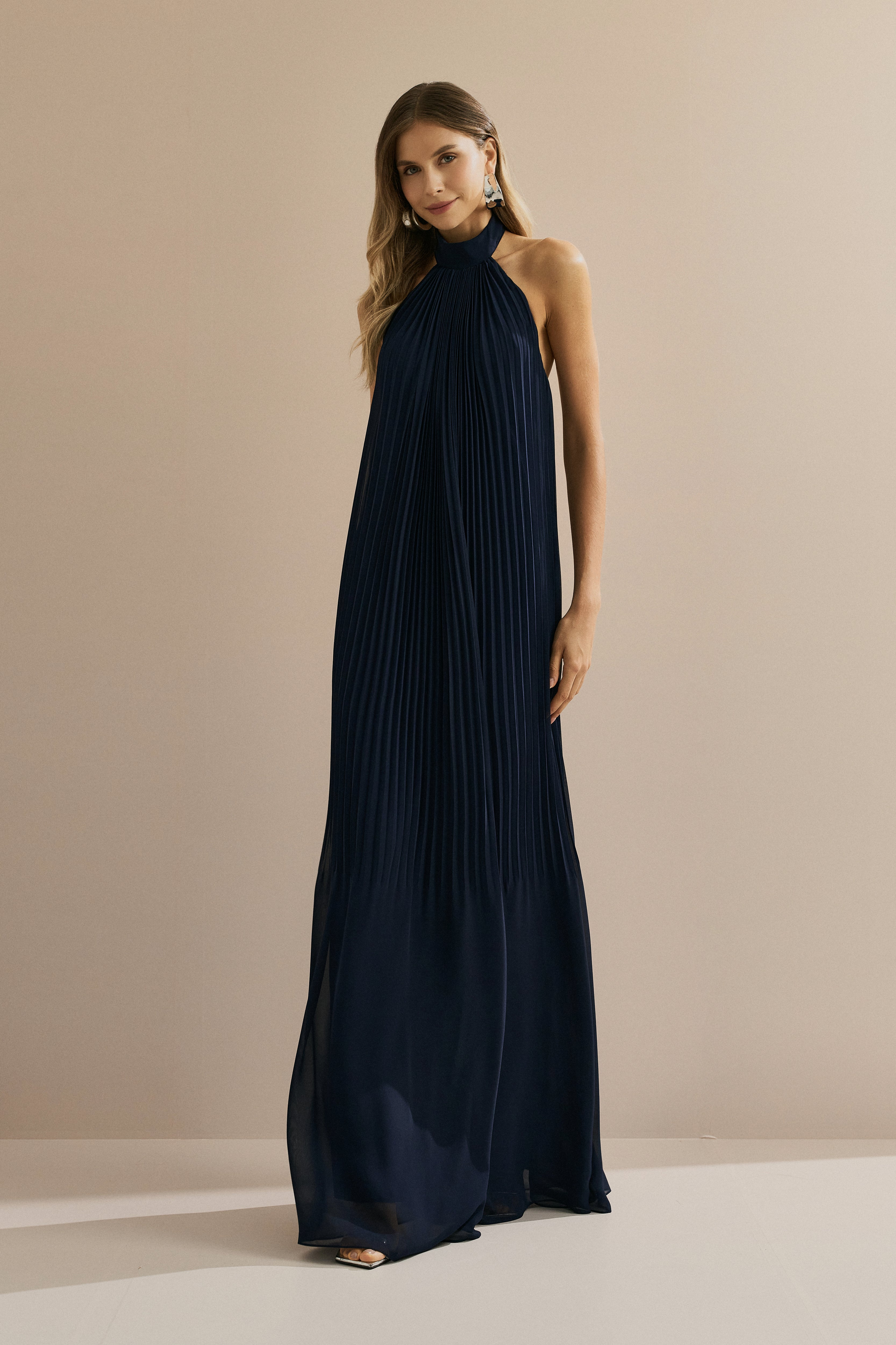 Vestido Longo em Chiffon Plissado Frente Único e Decote nas Costas - Itália Azul Marinho