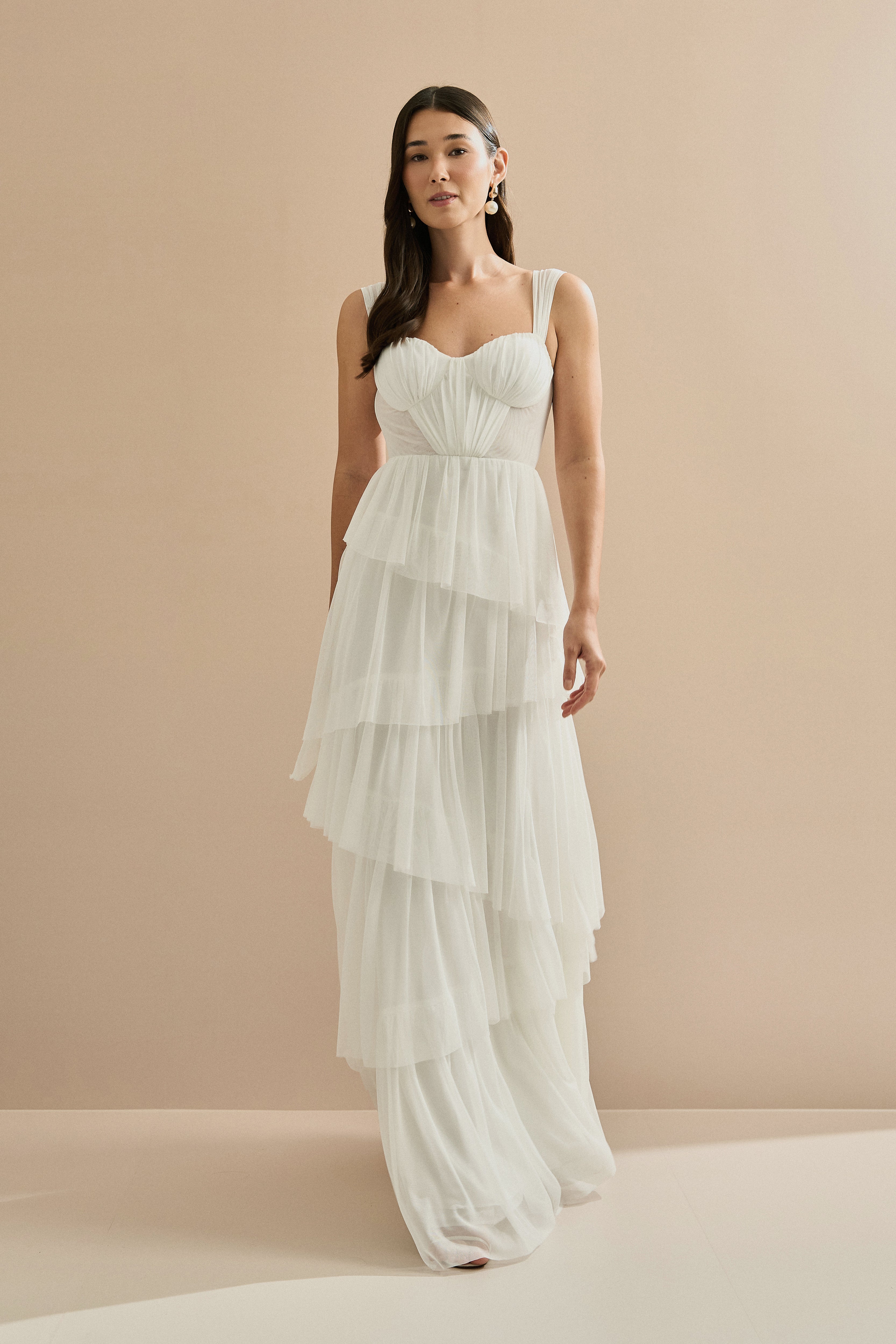 Vestido Longo em Tule com Franzido no Busto e Saia em Camadas Assimétricas - Nice Off White