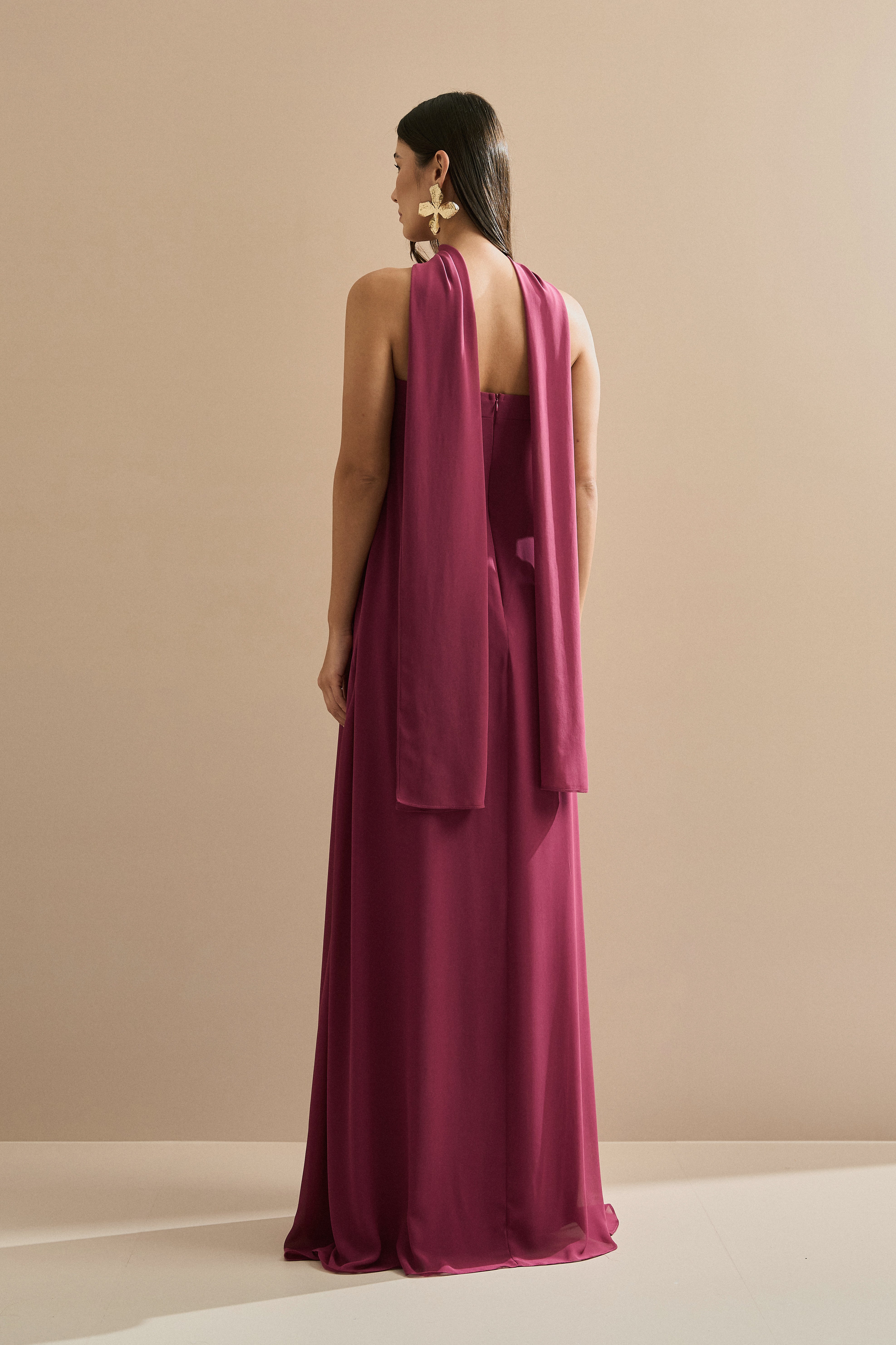 Vestido Longo Sem Alça Mumbai Fúcsia com Echarpe para Eventos