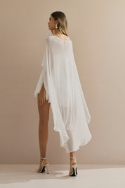 Vestido Curto em Chiffon com Decote Reto Sem Alças e Capa Fluida Sobreposta - Áurea Off White