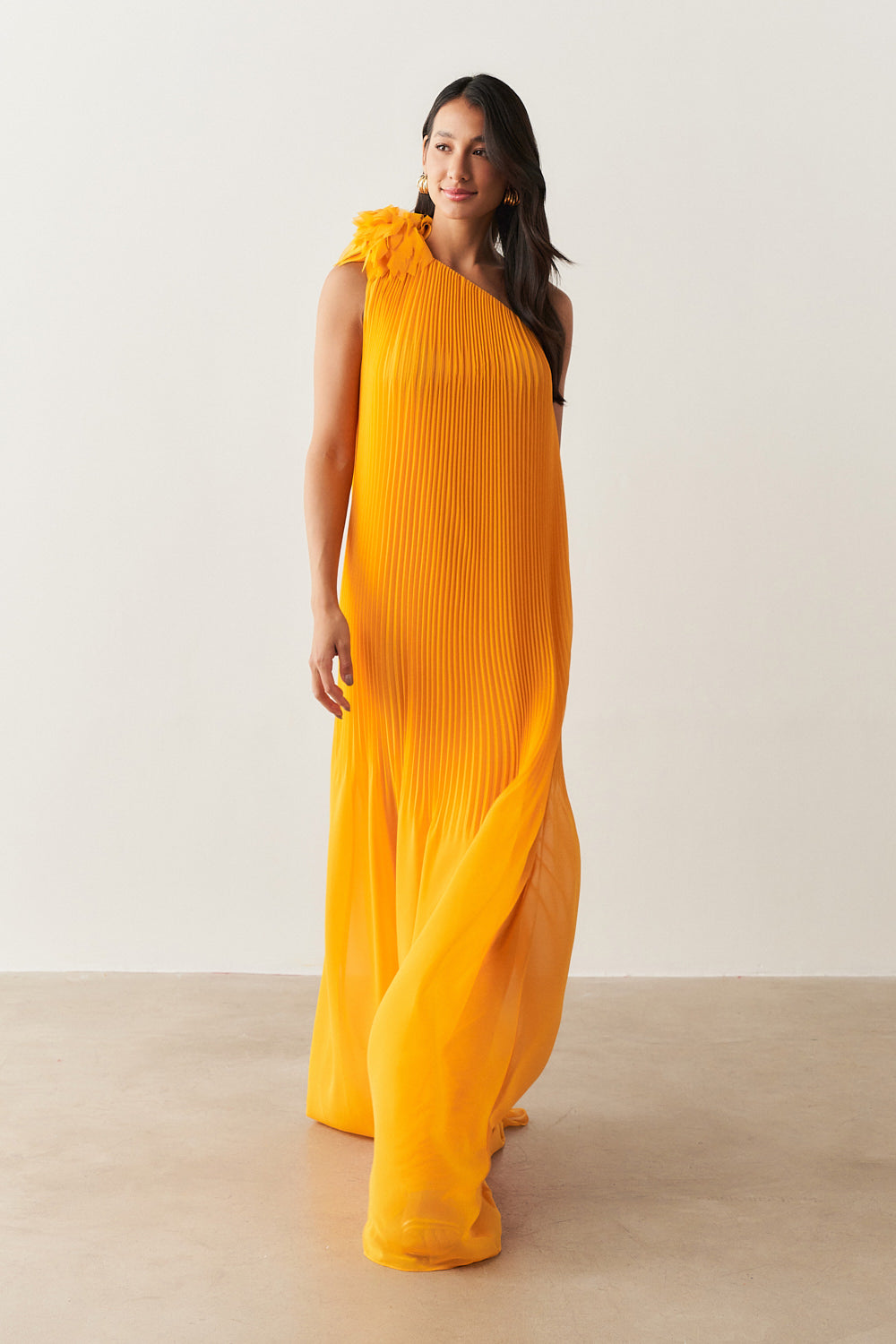 Vestido de Festa Longo e Plissado com Decote Ombro Único - Paris Amarelo Manga