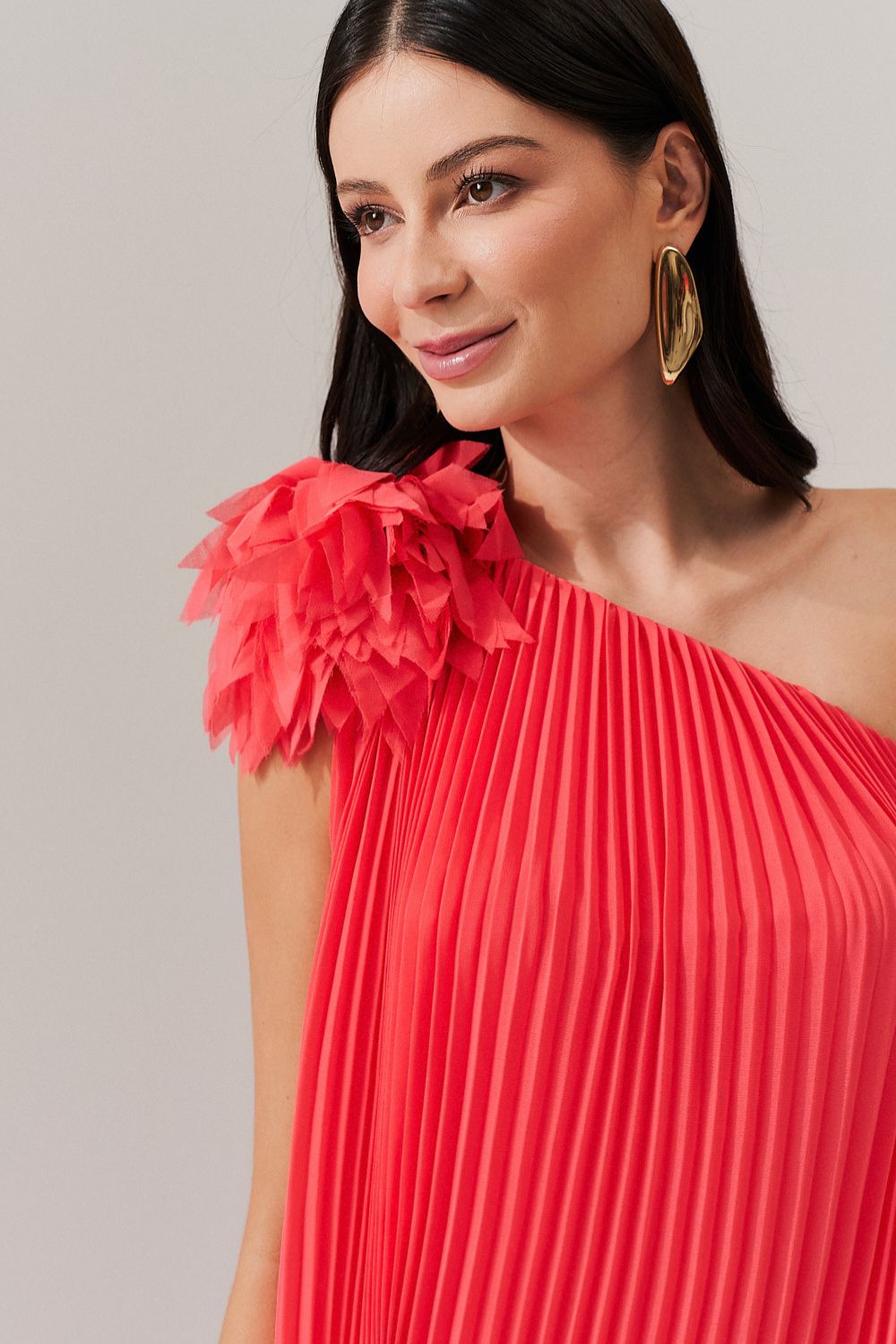Vestido de Festa Longo e Plissado com Decote Ombro Único - Paris Coral