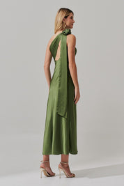 Vestido Long Midi com Decote Assimétrico e Flor Removível - Santa Fé Oliva
