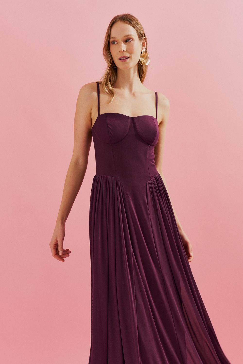 Vestido Longo, Busto Demarcado e Saia Franzida - Calgari Marsala Escuro